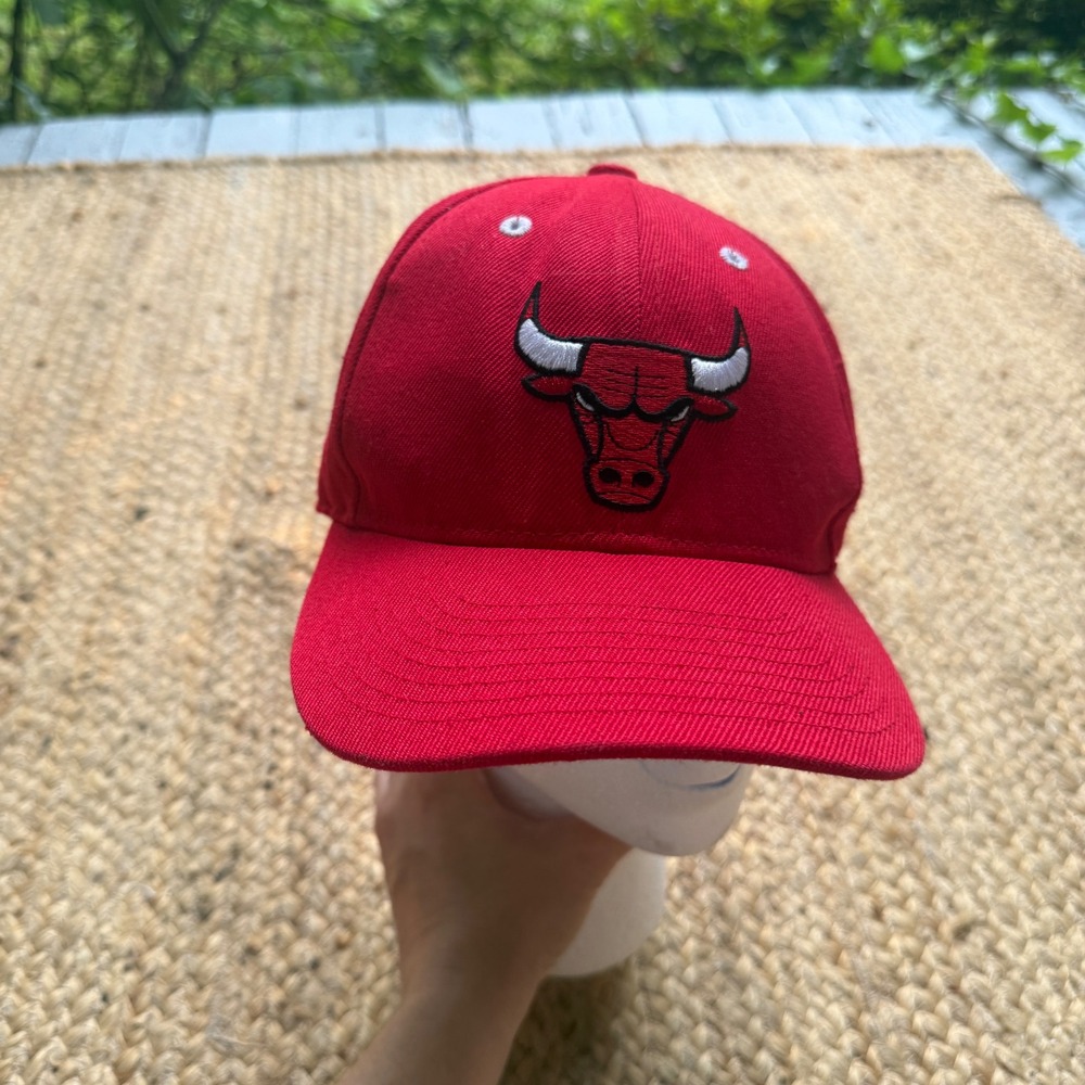 Mitchell & Ness Chicago Bulls Snapback Hat Red NBA Basketball Cap One Size